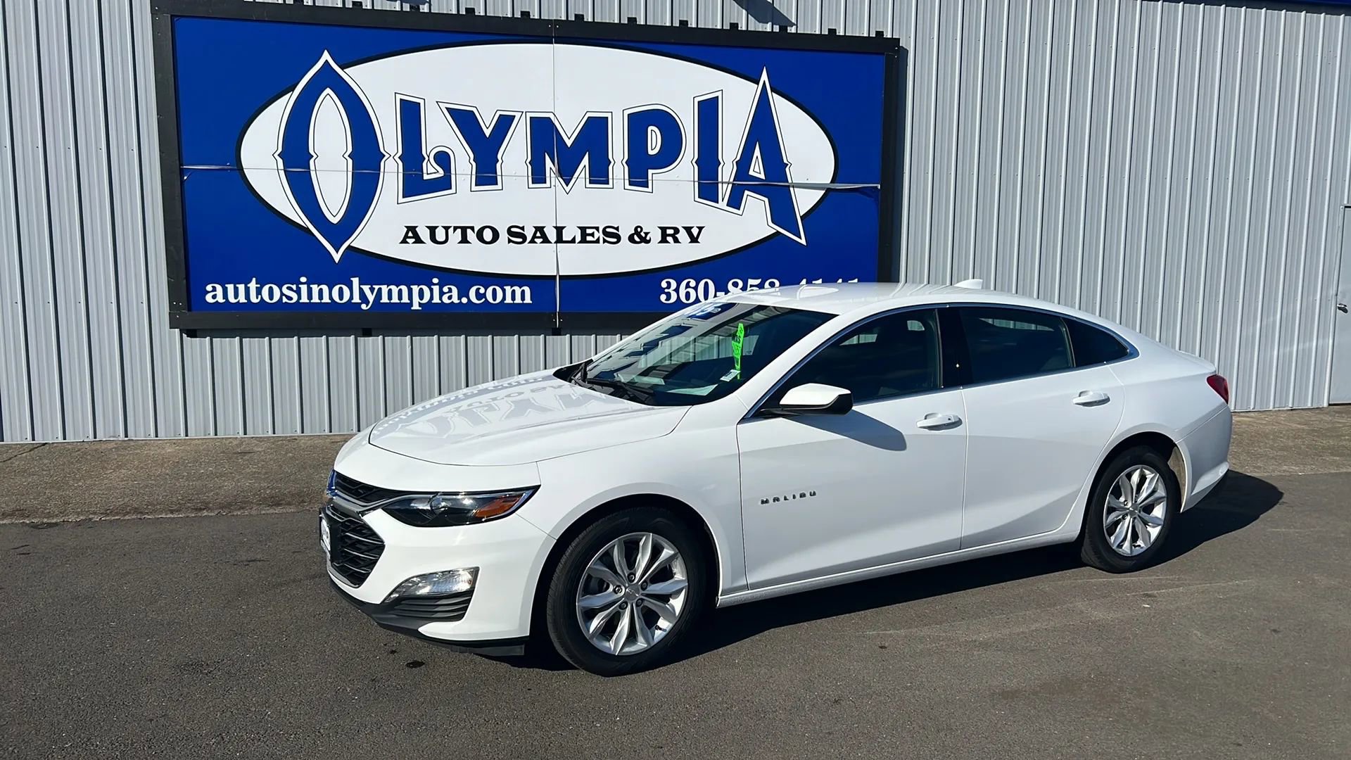 Used 2025 Chevrolet Malibu LT image 1