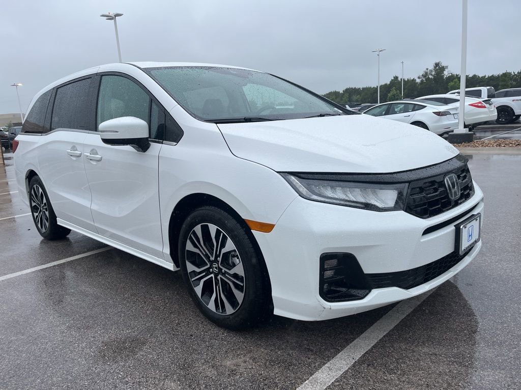 Certified 2026 Honda Odyssey Elite image 3