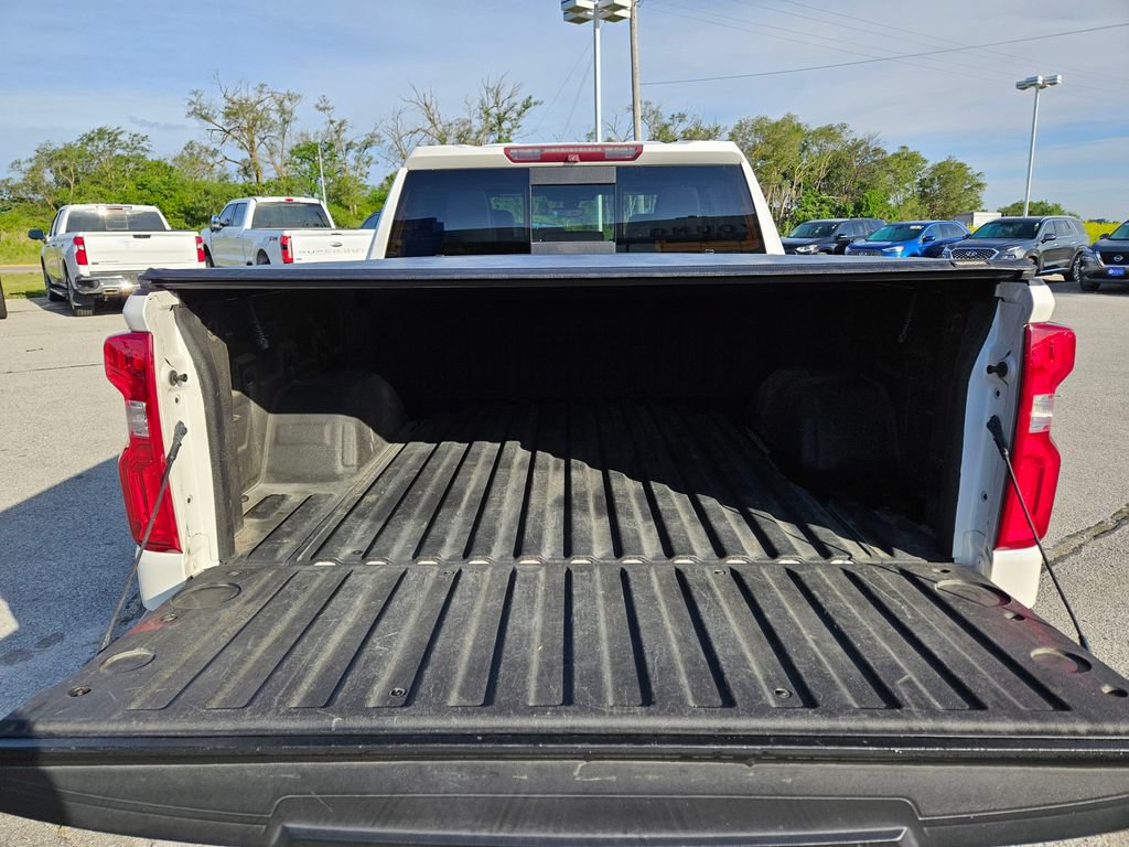 Used 2019 Chevrolet Silverado 1500 High Country w/ Technology Package AWD/4WD image 8