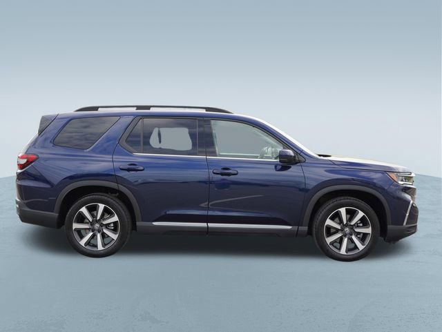 Used 2025 Honda Pilot Touring image 10