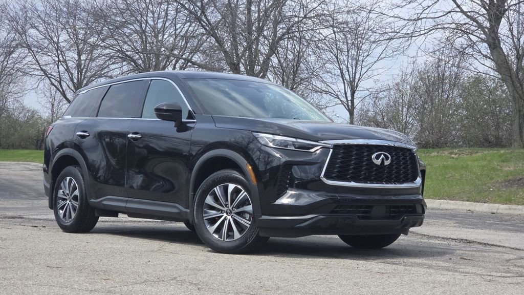 Certified 2025 INFINITI QX60 Pure AWD/4WD image 2