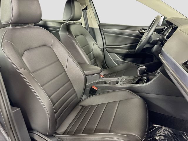 Certified 2024 Volkswagen Jetta SE FWD image 28