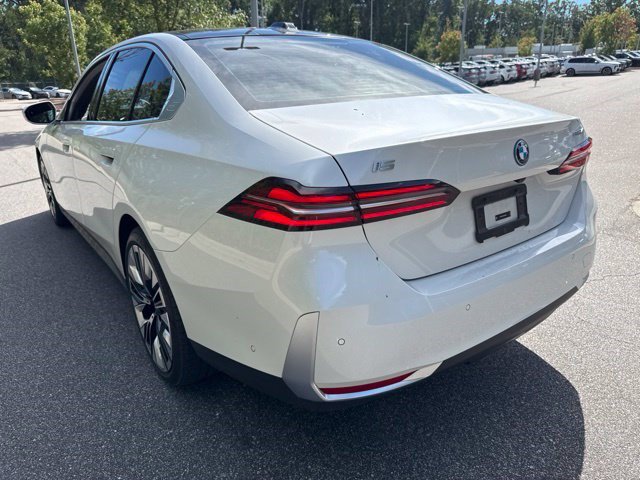 Used 2024 BMW i5 eDrive40i w/ M Sport Package RWD image 7