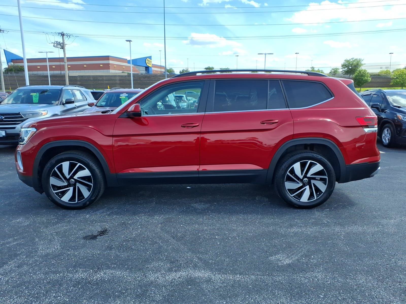 Used 2025 Volkswagen Atlas SE FWD image 4
