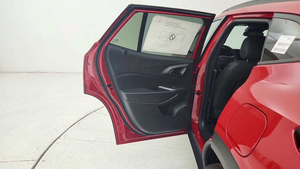 New 2026 Chevrolet Trax RS w/ Sunroof Package FWD image 21