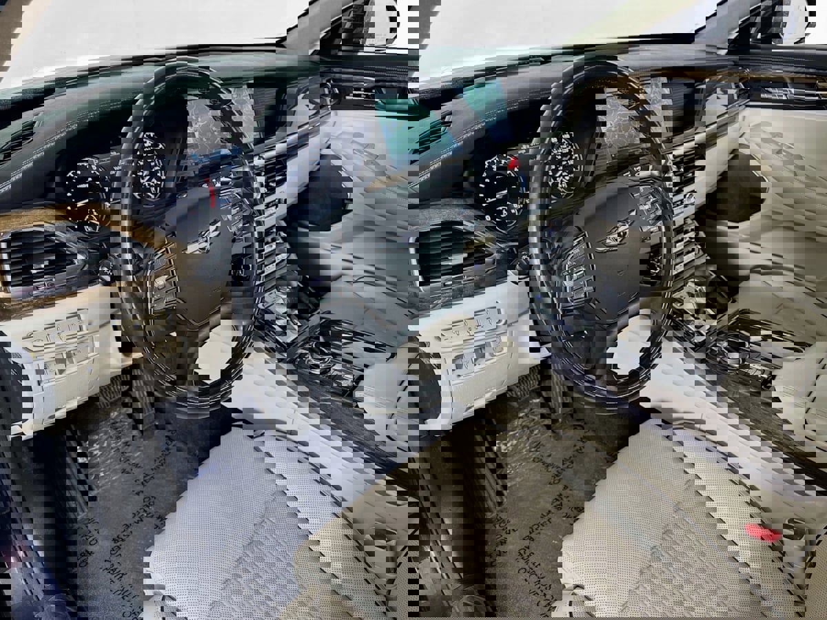 Used 2017 Genesis G90 5.0 Ultimate image 9