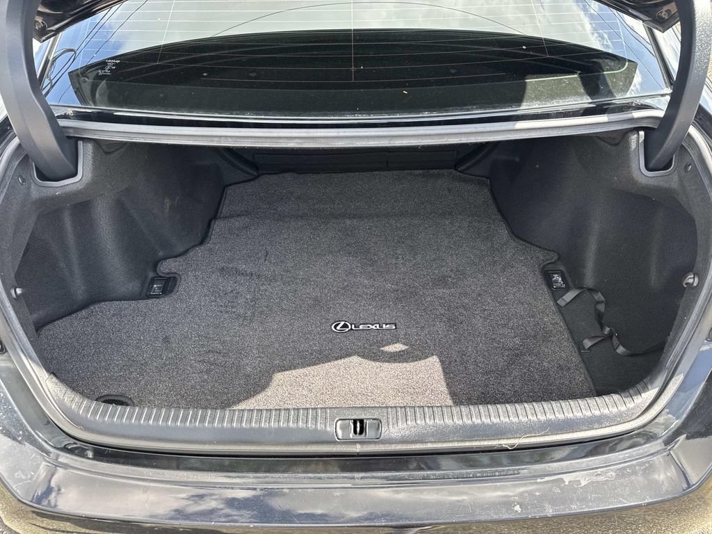 Used 2017 Lexus RC 350 F Sport RWD image 9