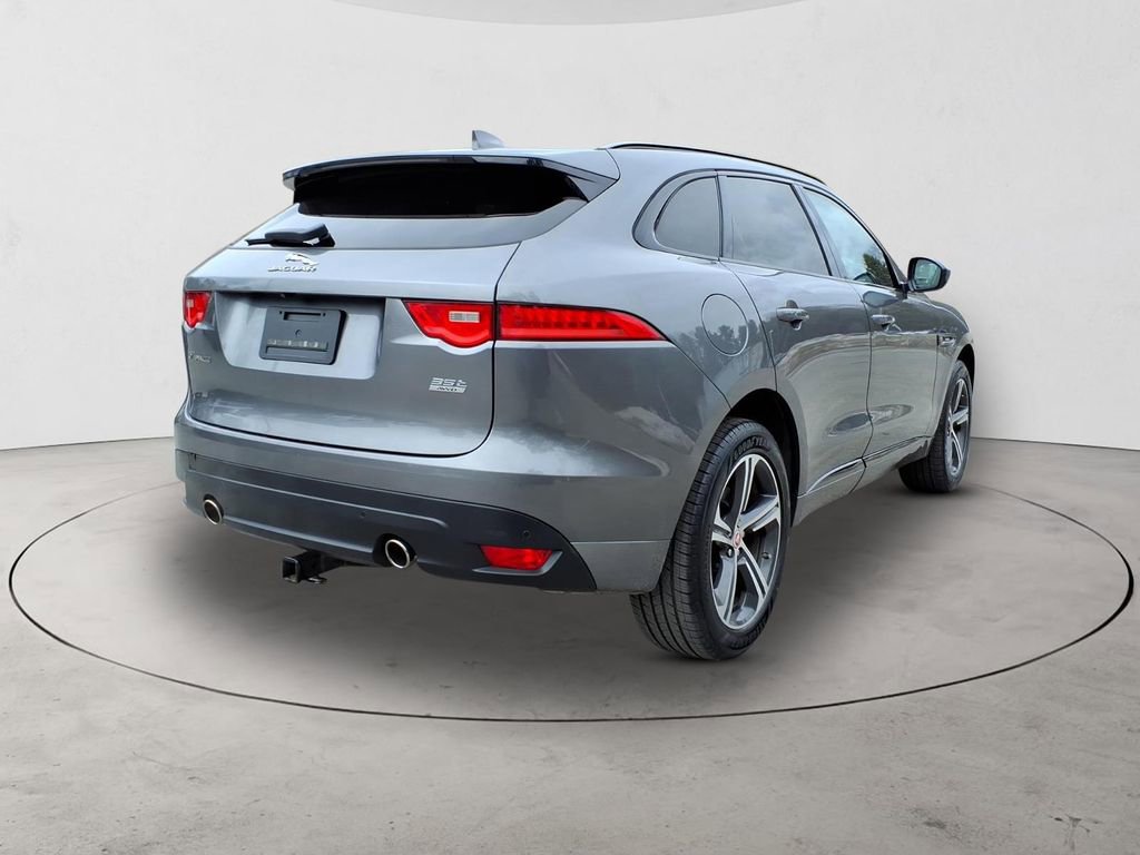 Used 2017 Jaguar F-PACE R-Sport image 5