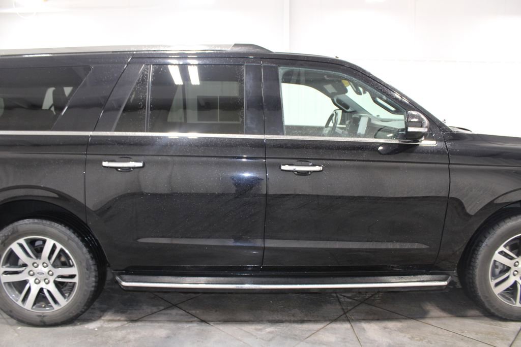 Used 2023 Ford Expedition Max Limited image 11