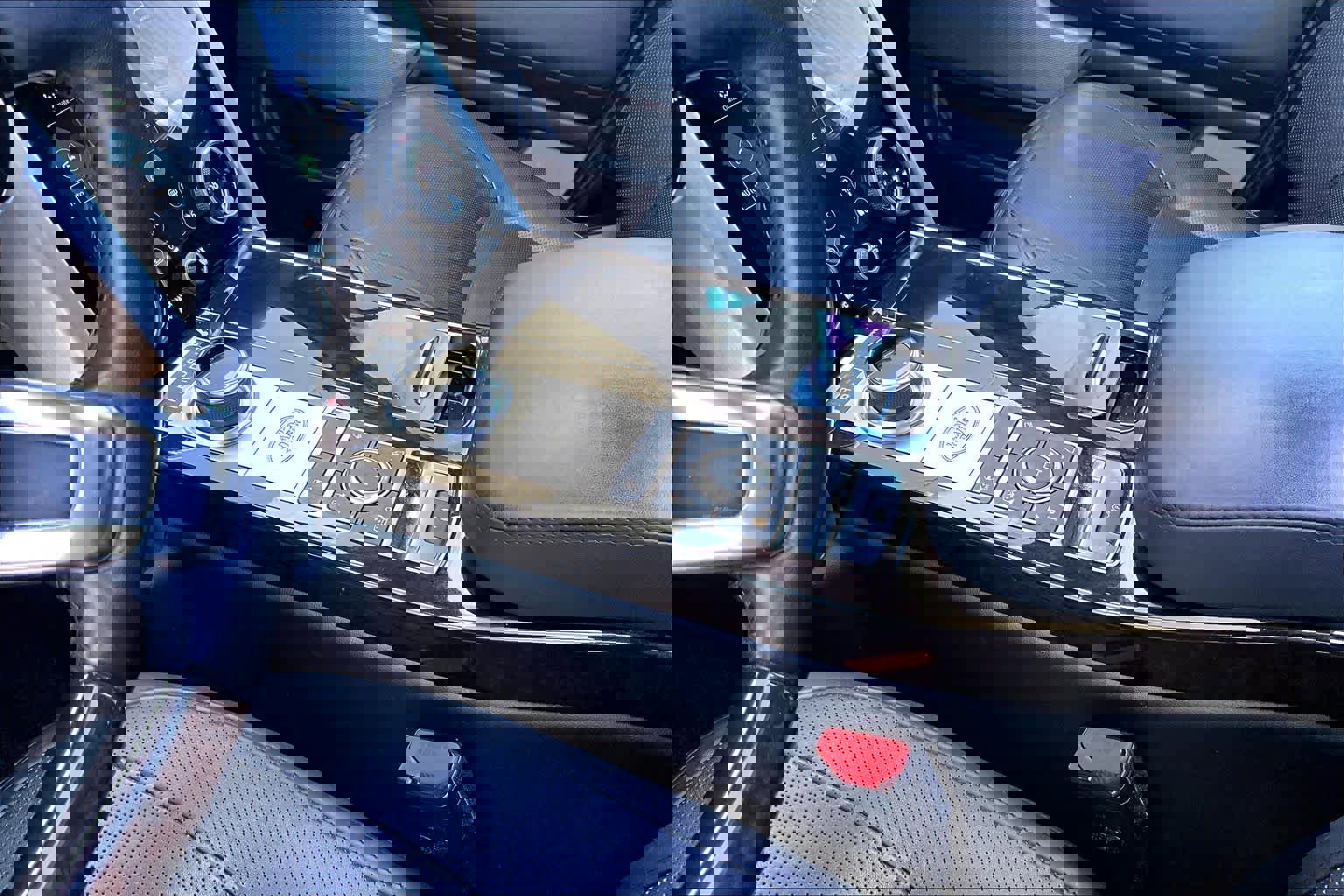 Used 2021 Land Rover Range Rover Westminster Edition image 16