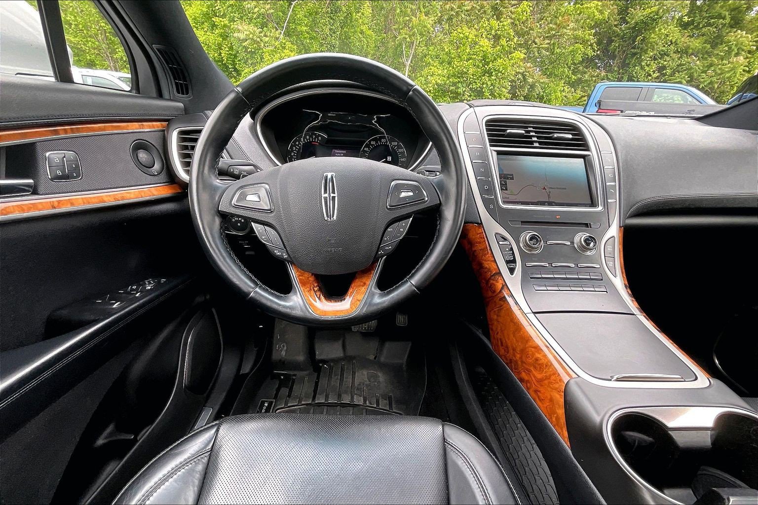 Used 2016 Lincoln MKX Reserve w/ Technology Package AWD/4WD image 5