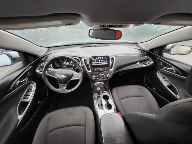 Used 2018 Chevrolet Malibu LT FWD image 14