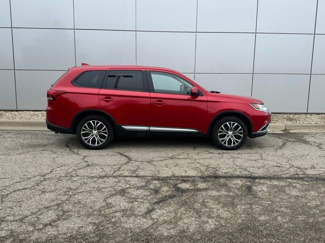 Used 2018 Mitsubishi Outlander SE image 35