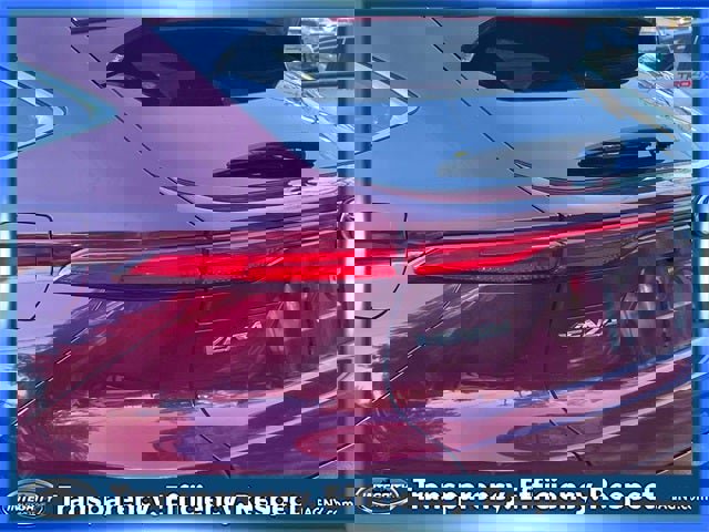 Used 2023 Toyota Venza Limited image 11