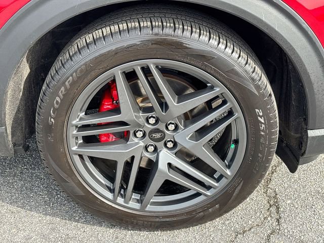 Certified 2025 Ford Explorer ST image 12