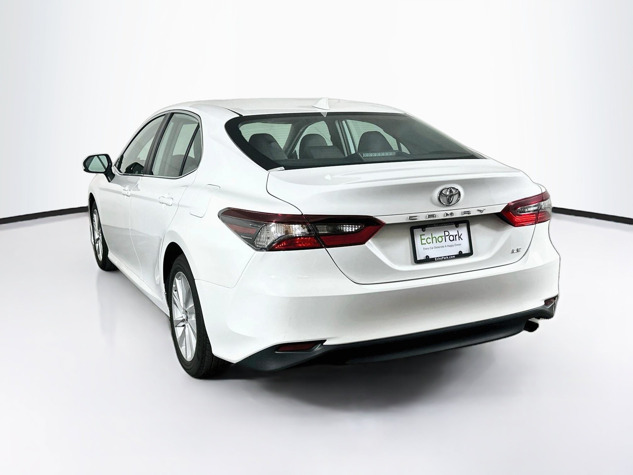 Used 2023 Toyota Camry LE FWD image 5
