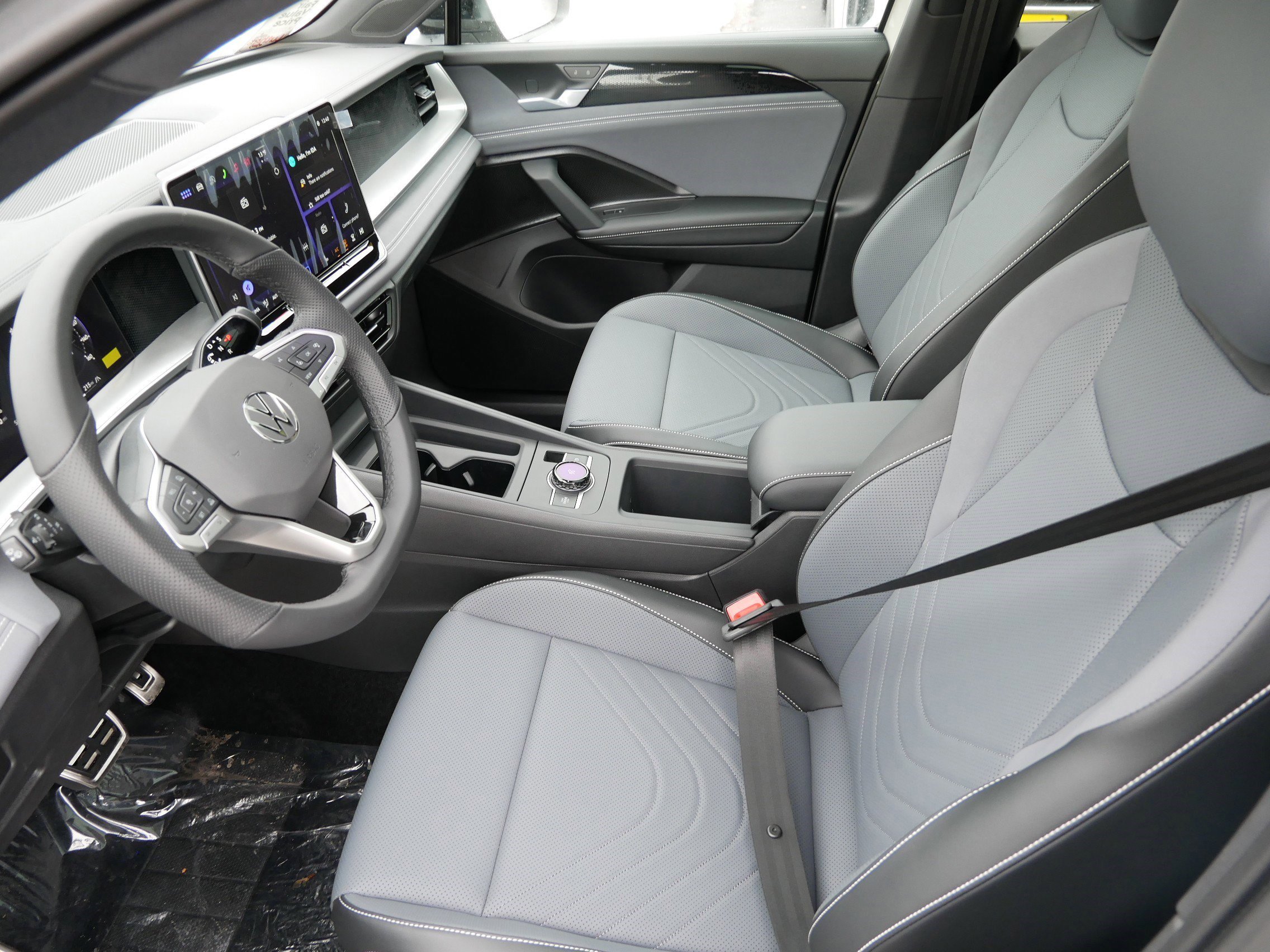 New 2026 Volkswagen Tiguan SE R-Line image 7