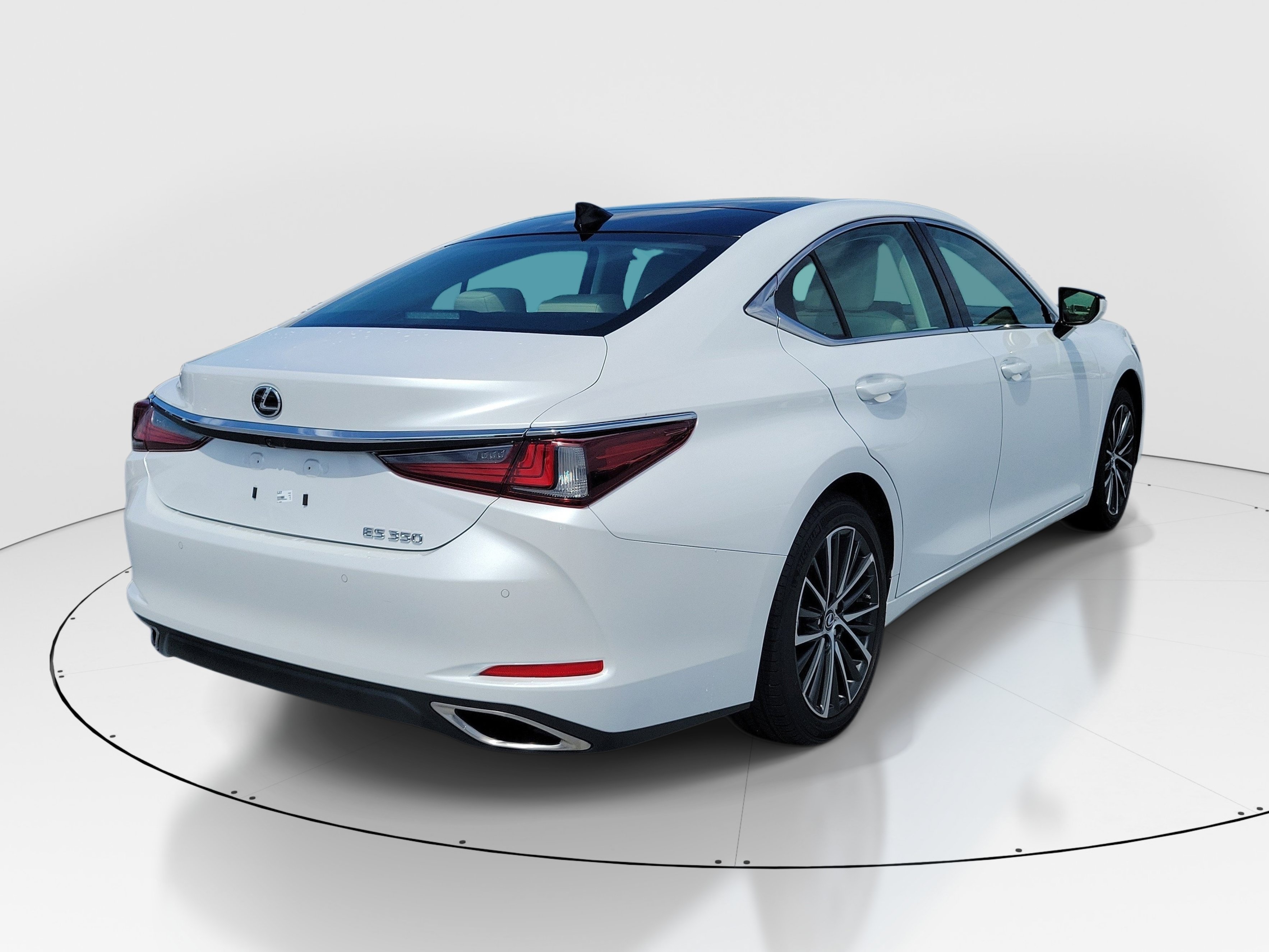 Used 2025 Lexus ES 350 w/ Premium Package FWD image 6