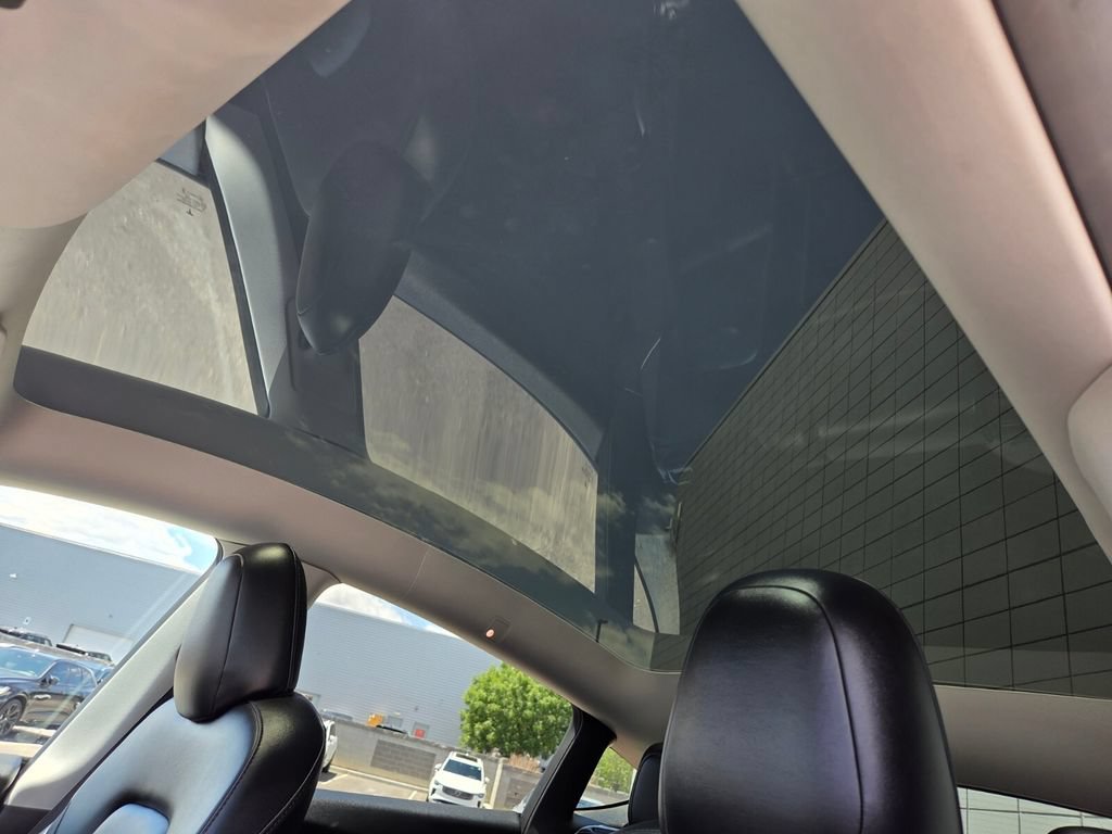 Used 2022 Tesla Model Y Long Range AWD/4WD image 14