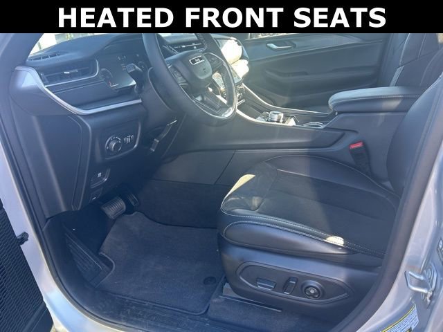 New 2025 Jeep Grand Cherokee Altitude image 12