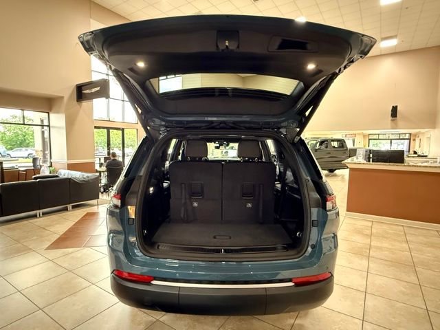 New 2026 Jeep Grand Cherokee L Limited w/ Luxury Tech Group II AWD/4WD image 30