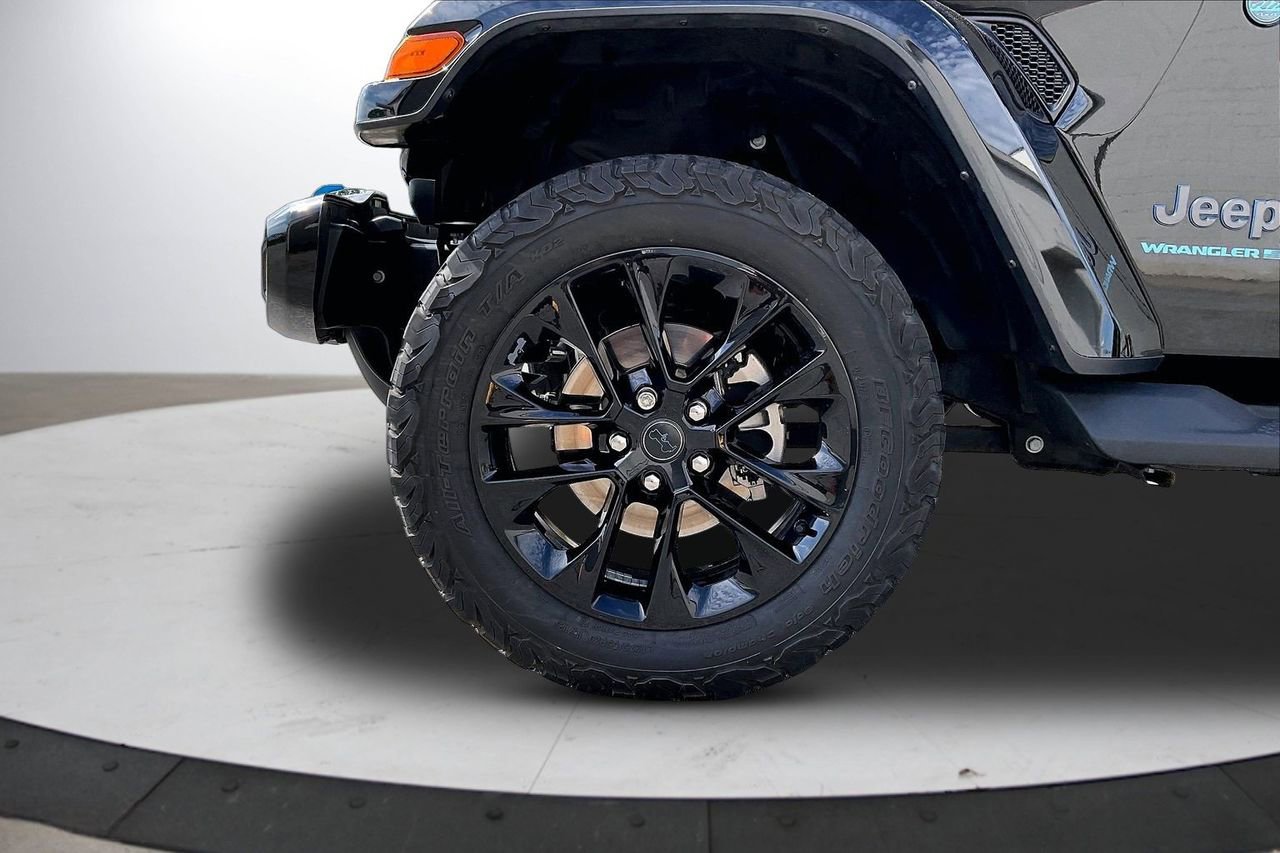 Used 2024 Jeep Wrangler High Altitude AWD/4WD image 34