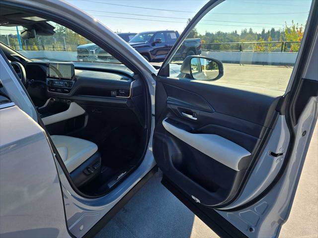 Certified 2025 Toyota Grand Highlander AWD Hybrid image 10