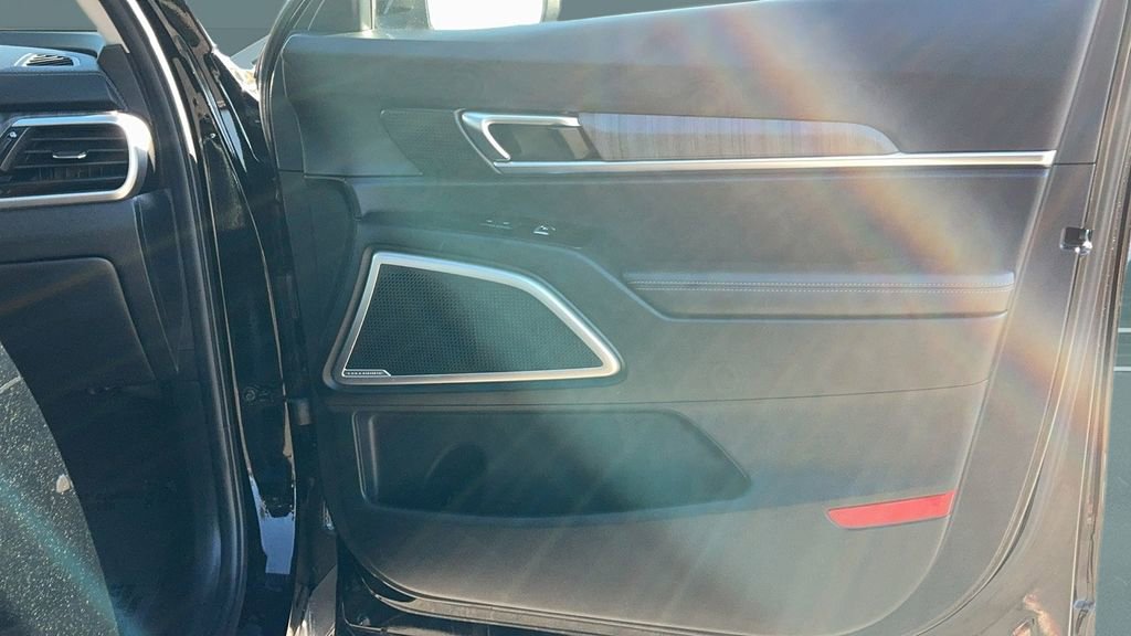Used 2024 Kia Telluride EX w/ EX Captain's Chair Package FWD image 19
