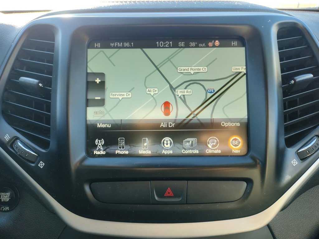 Used 2017 Jeep Cherokee Limited image 27