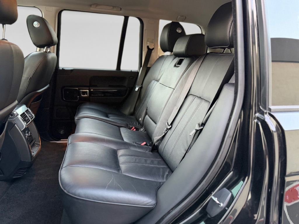 Used 2012 Land Rover Range Rover HSE image 18