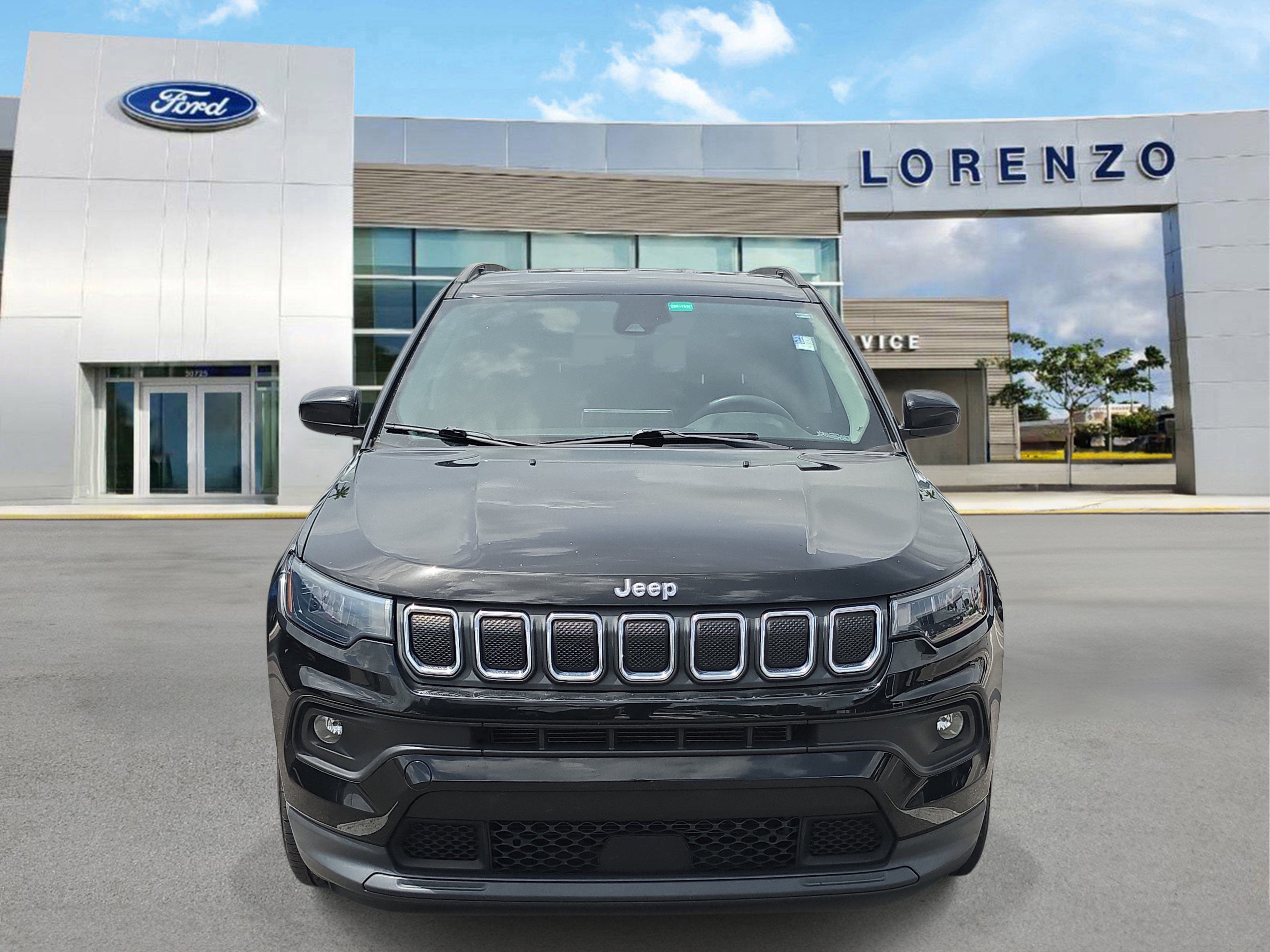 Used 2022 Jeep Compass Latitude FWD image 2