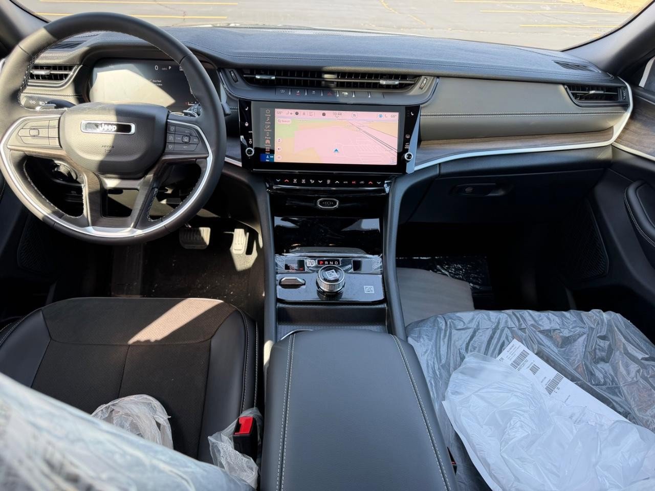 New 2026 Jeep Grand Cherokee Altitude image 12