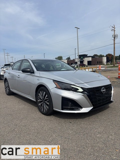 Used 2024 Nissan Altima 2.5 SV