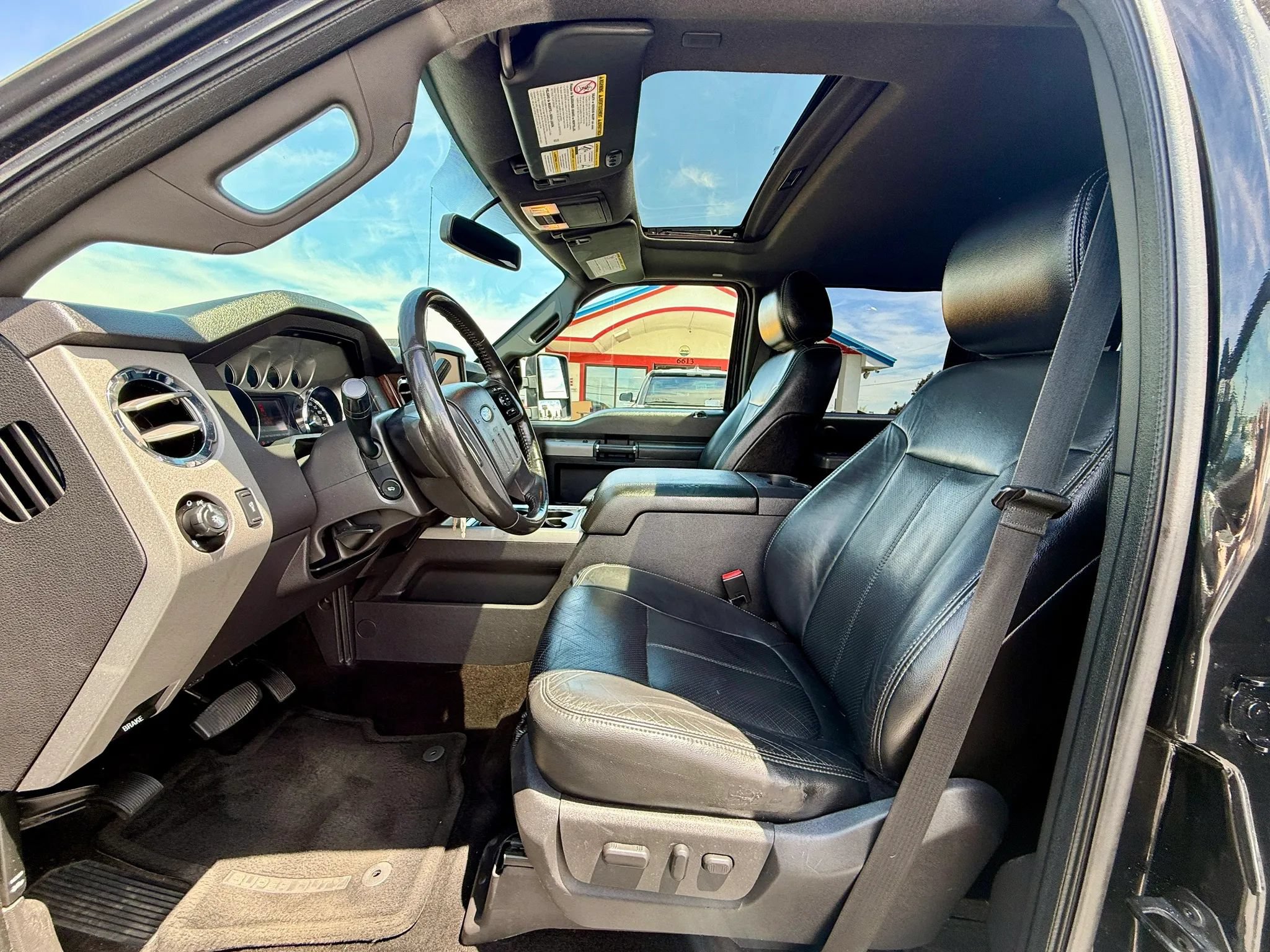 Used 2014 Ford F250 Lariat w/ Lariat Ultimate Package AWD/4WD image 9