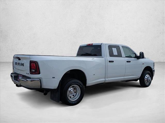 Used 2025 RAM 3500 Tradesman w/ Chrome Appearance Group AWD/4WD image 5