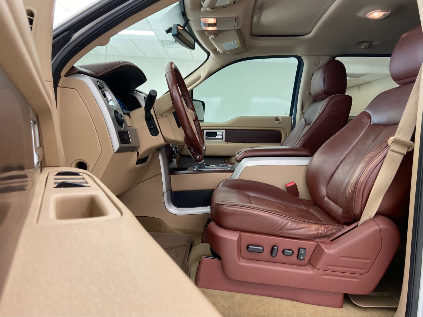 Used 2014 Ford F150 King Ranch w/ King Ranch Luxury Package RWD image 13