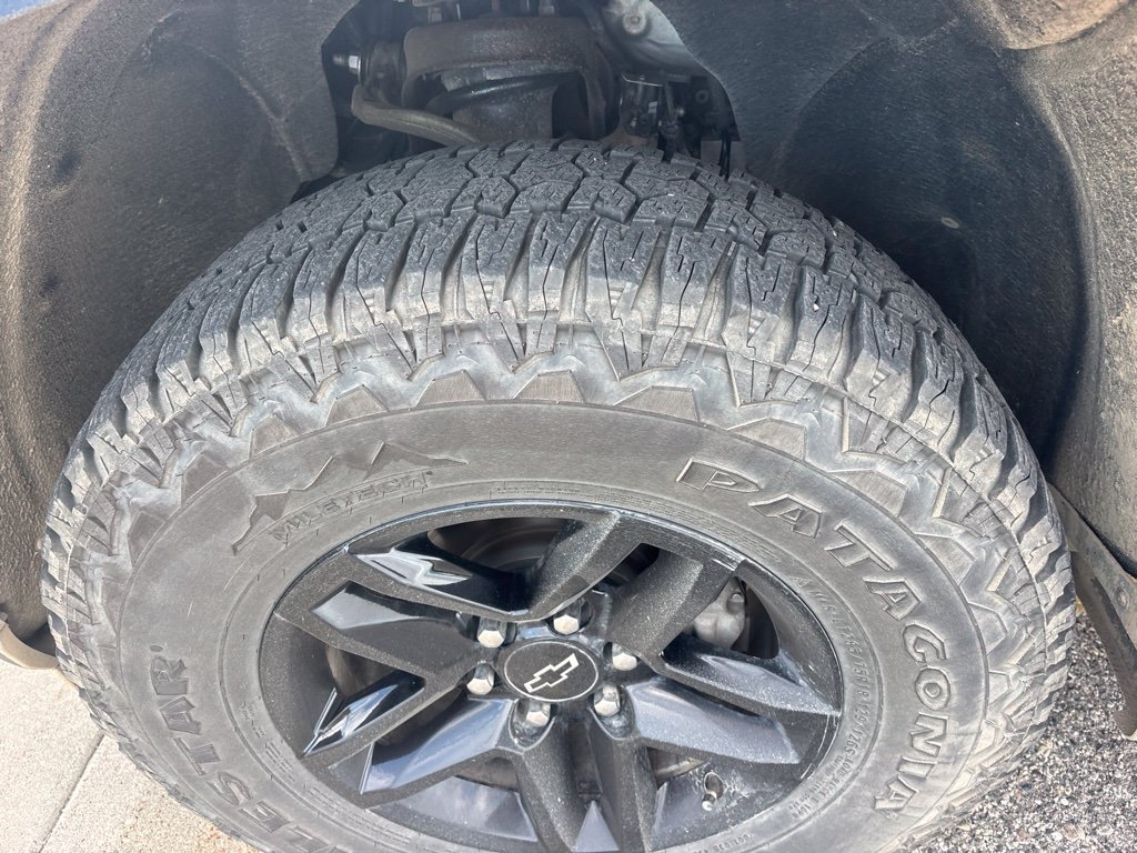 Used 2019 Chevrolet Silverado 1500 Custom Trail Boss w/ Custom Convenience Package AWD/4WD image 9