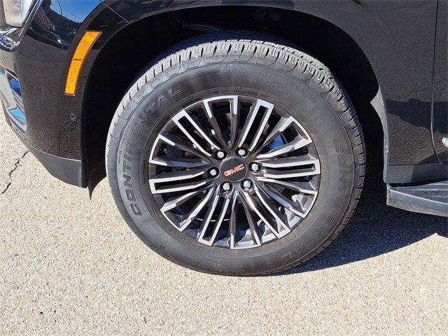 Used 2025 GMC Yukon XL Elevation image 9