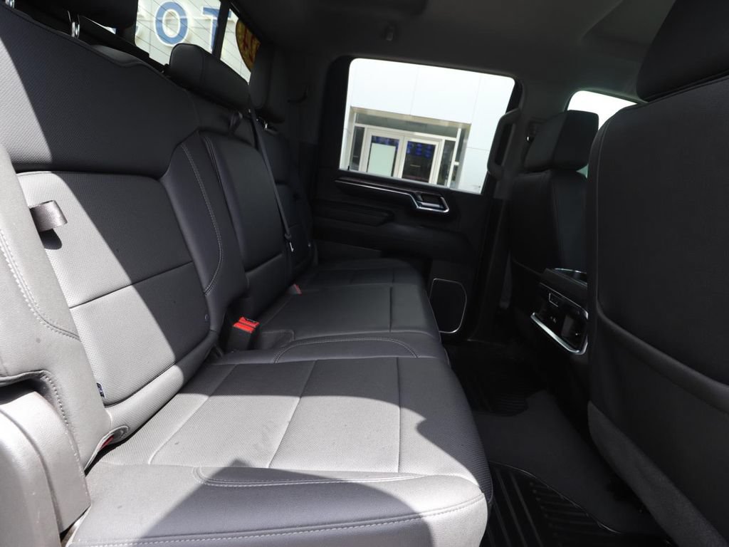 Used 2024 Chevrolet Silverado 3500 LTZ w/ LTZ Convenience Package AWD/4WD image 23