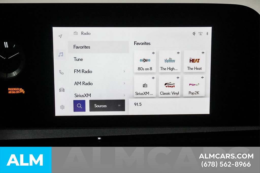 Used 2024 Lexus ES 300h w/ Premium Package image 36