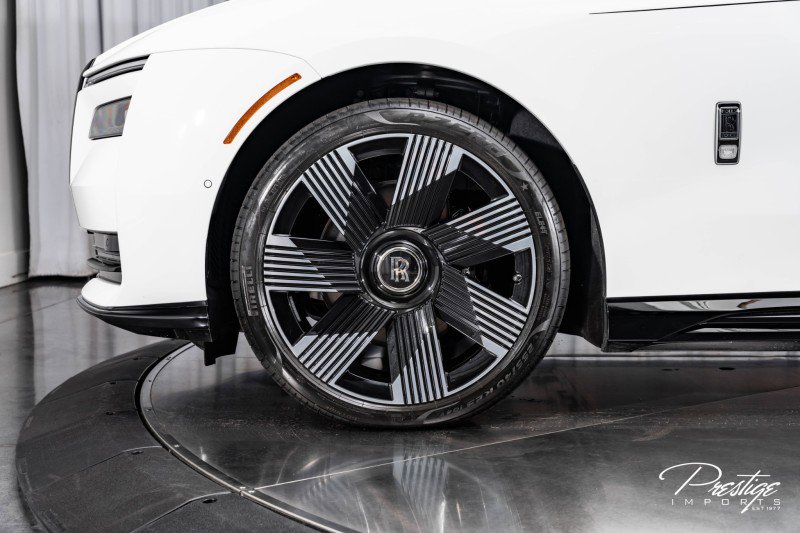 Used 2024 Rolls-Royce Spectre w/ Spectre Launch Package image 11