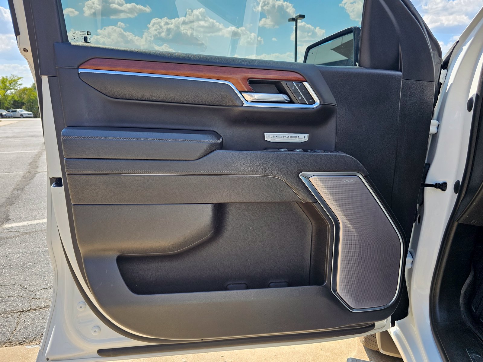 Used 2023 GMC Sierra 1500 Denali AWD/4WD image 12