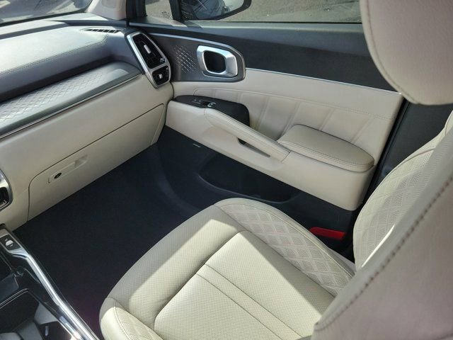 Used 2021 Kia Sorento SX image 4