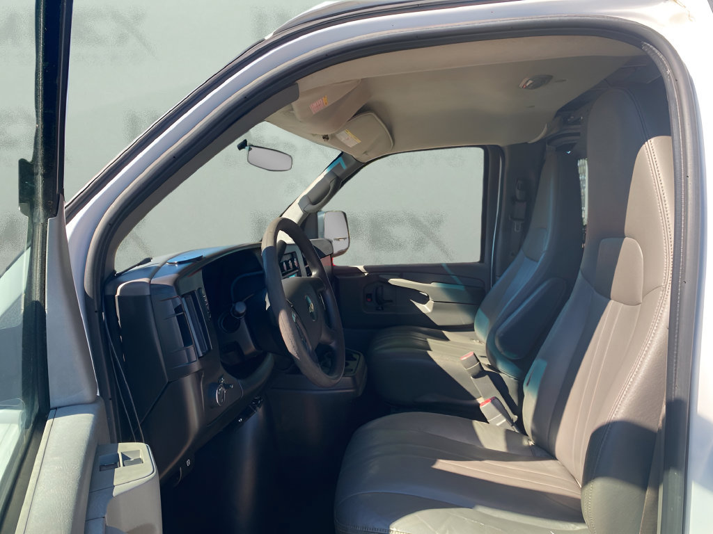 Used 2014 Chevrolet Express 3500 RWD image 9