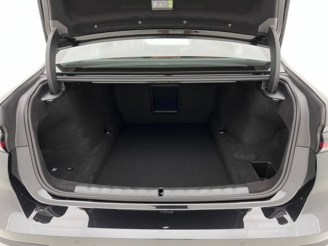 New 2026 BMW 740i xDrive AWD/4WD image 7