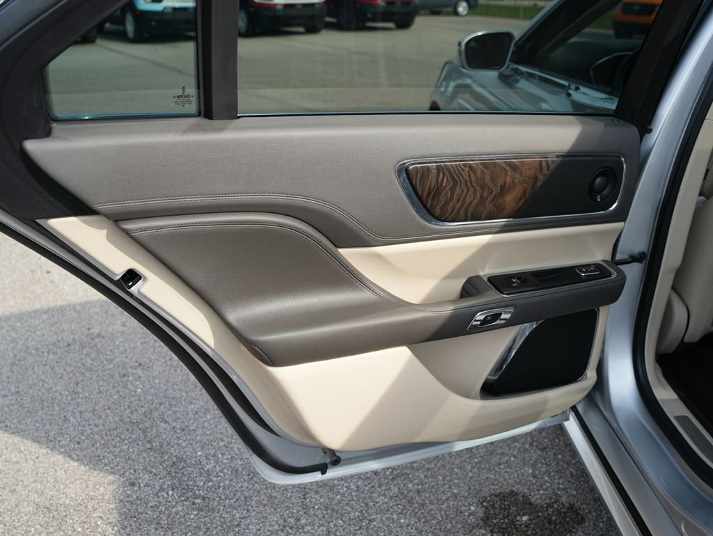 Used 2019 Lincoln Continental Reserve image 27