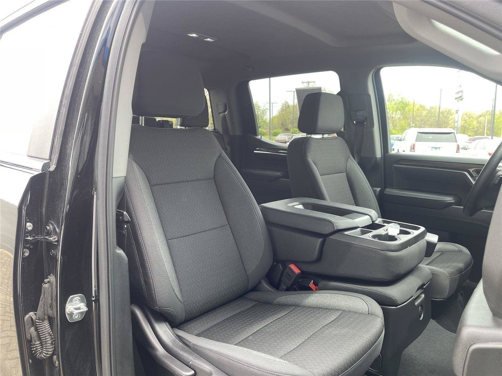 Used 2025 Chevrolet Silverado 1500 LT AWD/4WD image 35