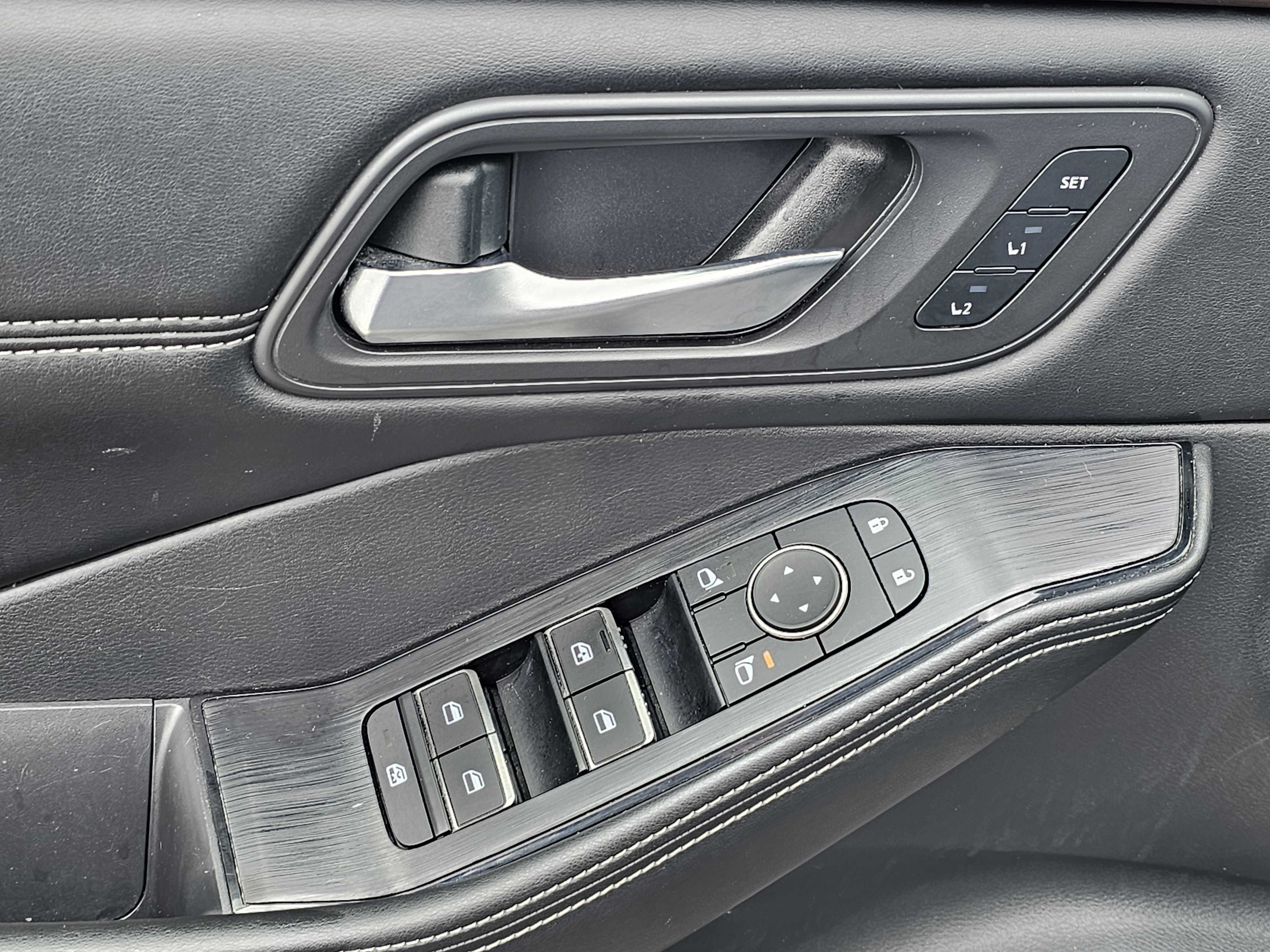 Used 2023 Nissan Rogue SL w/ SL Premium Package image 15