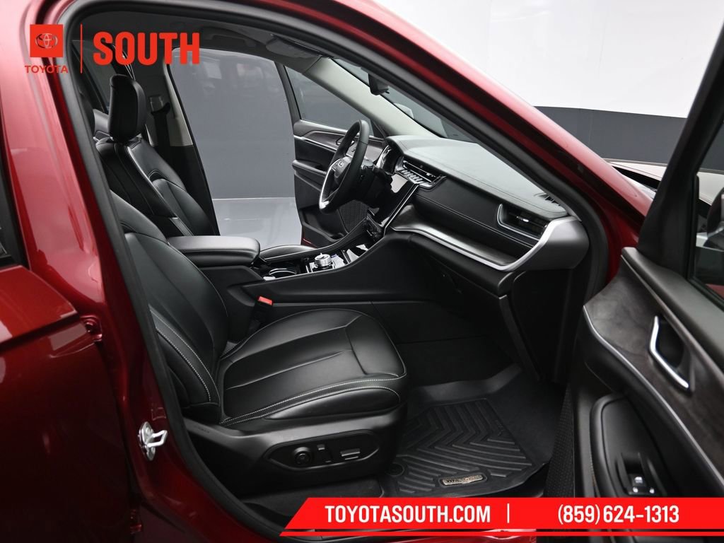 Used 2023 Jeep Grand Cherokee L Limited image 32