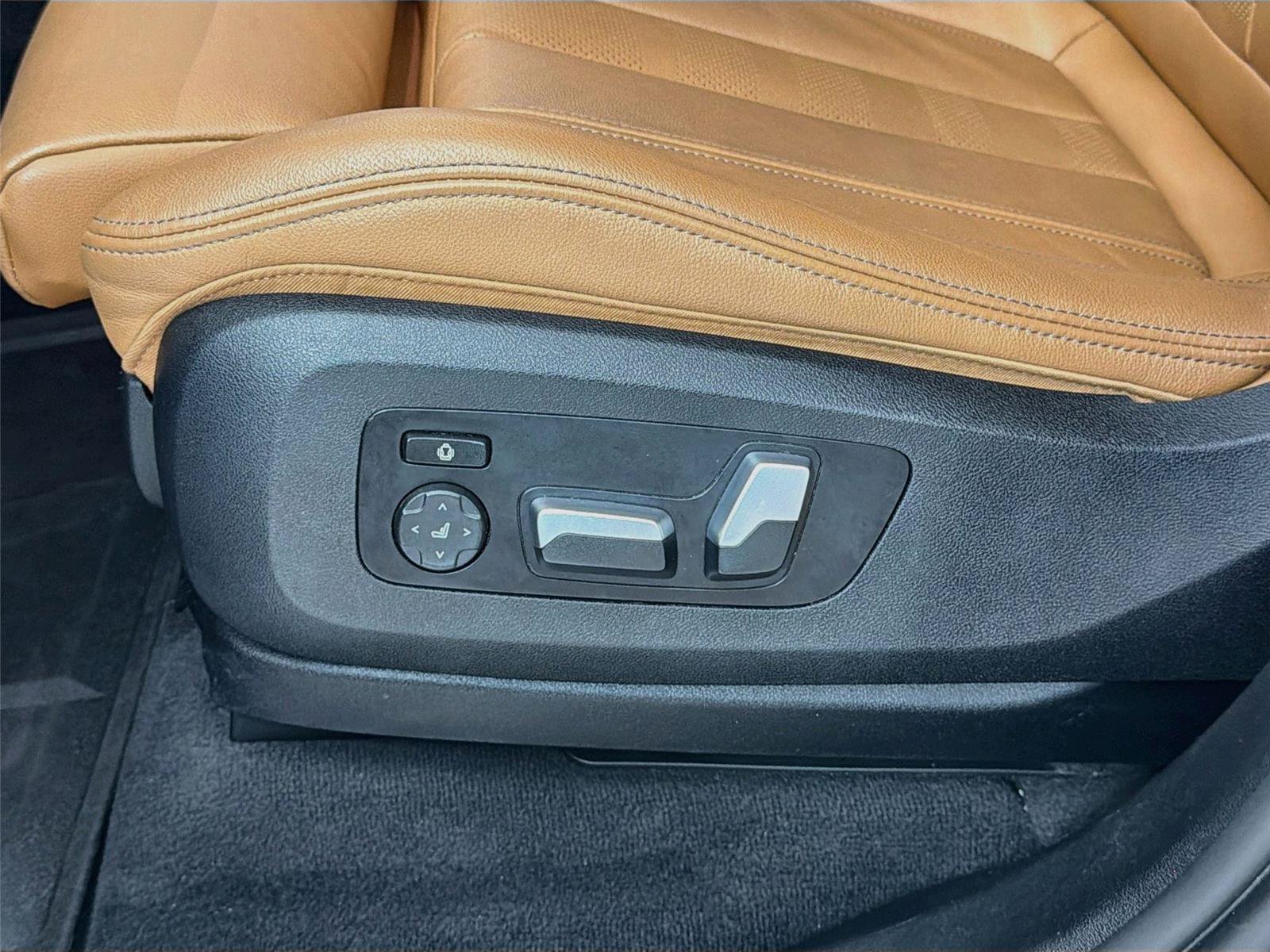 Used 2022 BMW X5 sDrive40i w/ M Sport Package RWD image 19